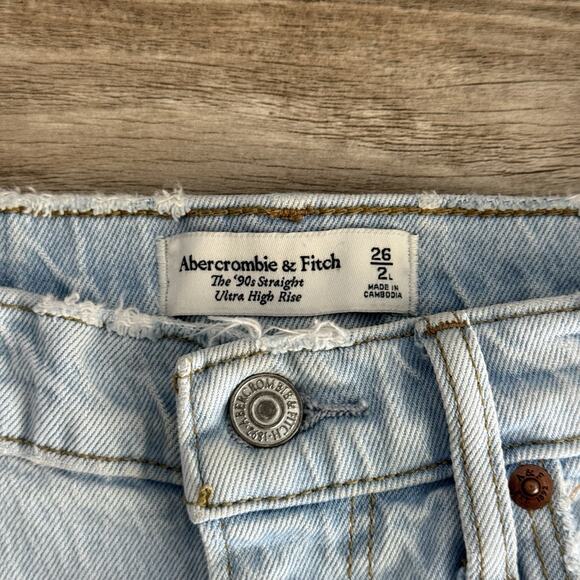Abercrombie & Fitch ‘90s Straight Ultra High Rise Distressed Jeans Size 26 / 2R - Picture 3 of 6